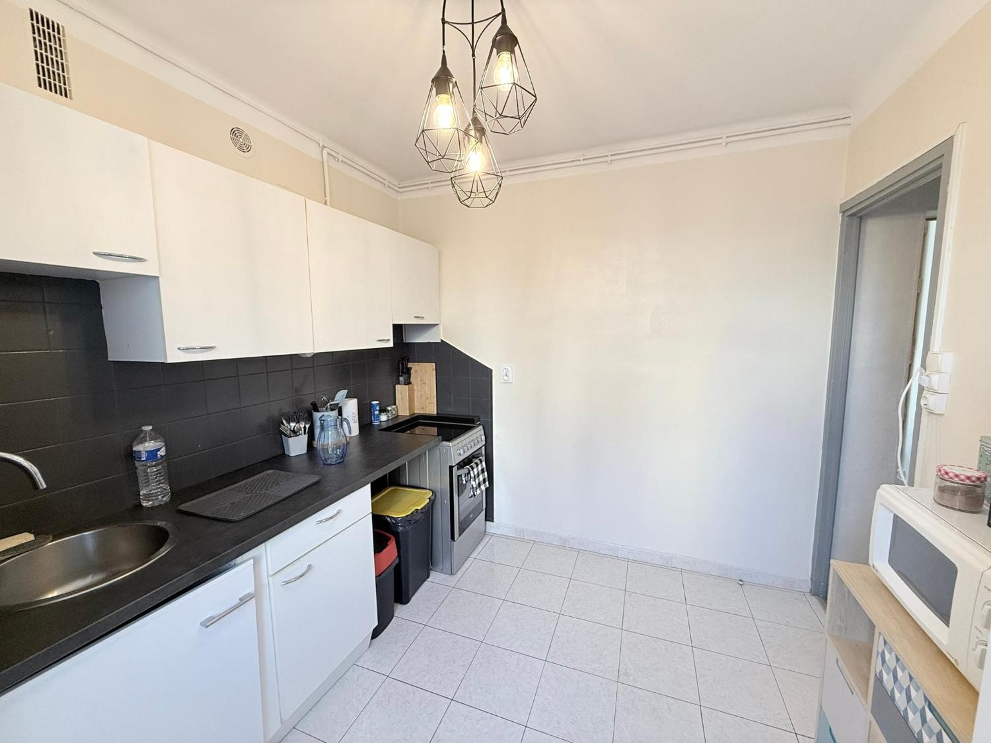 Les Arenes De Nimes - Centre Ville 10 Min Gare -Parking- 2 Chambres Luaran gambar
