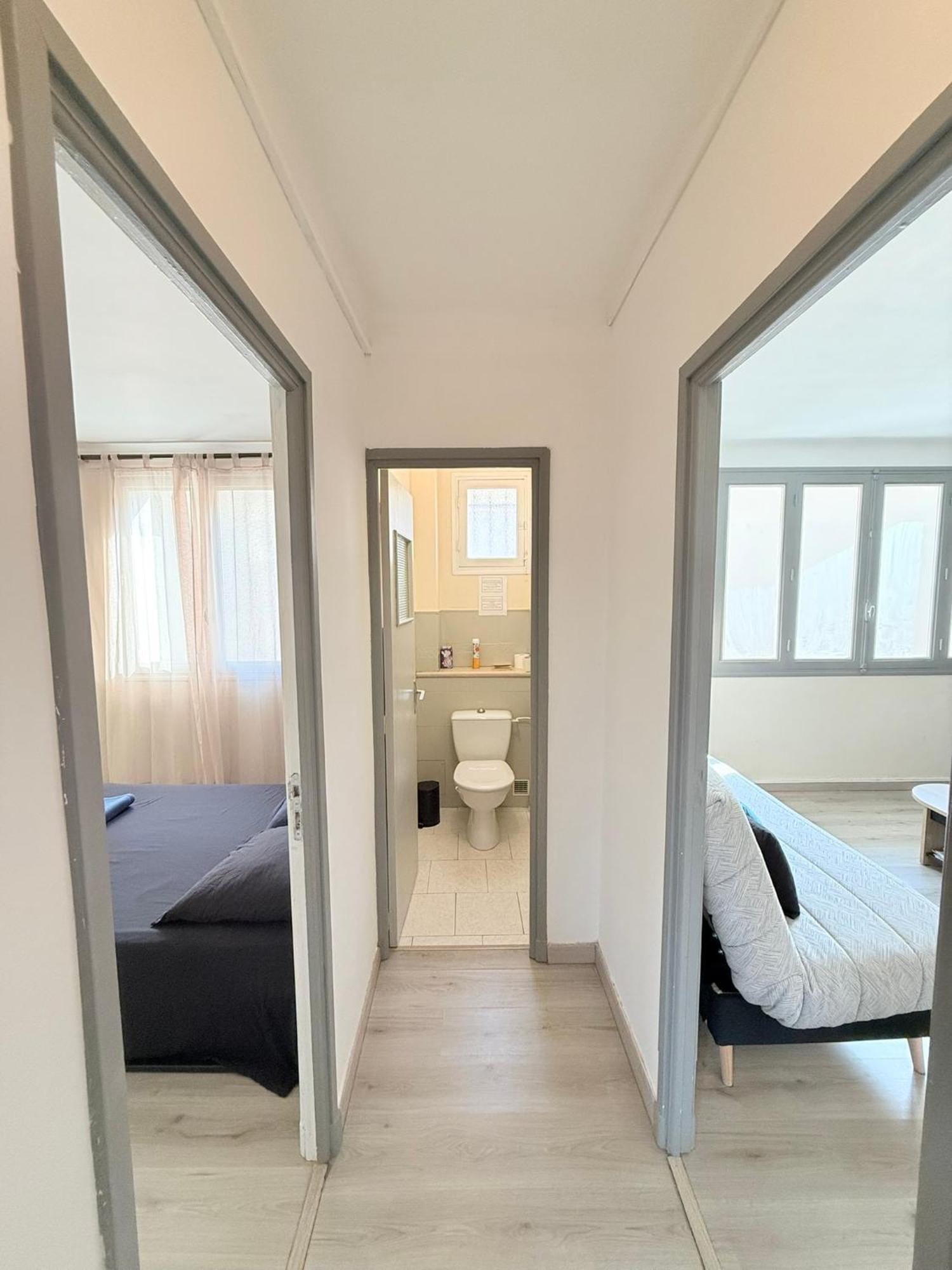 Les Arenes De Nimes - Centre Ville 10 Min Gare -Parking- 2 Chambres Luaran gambar