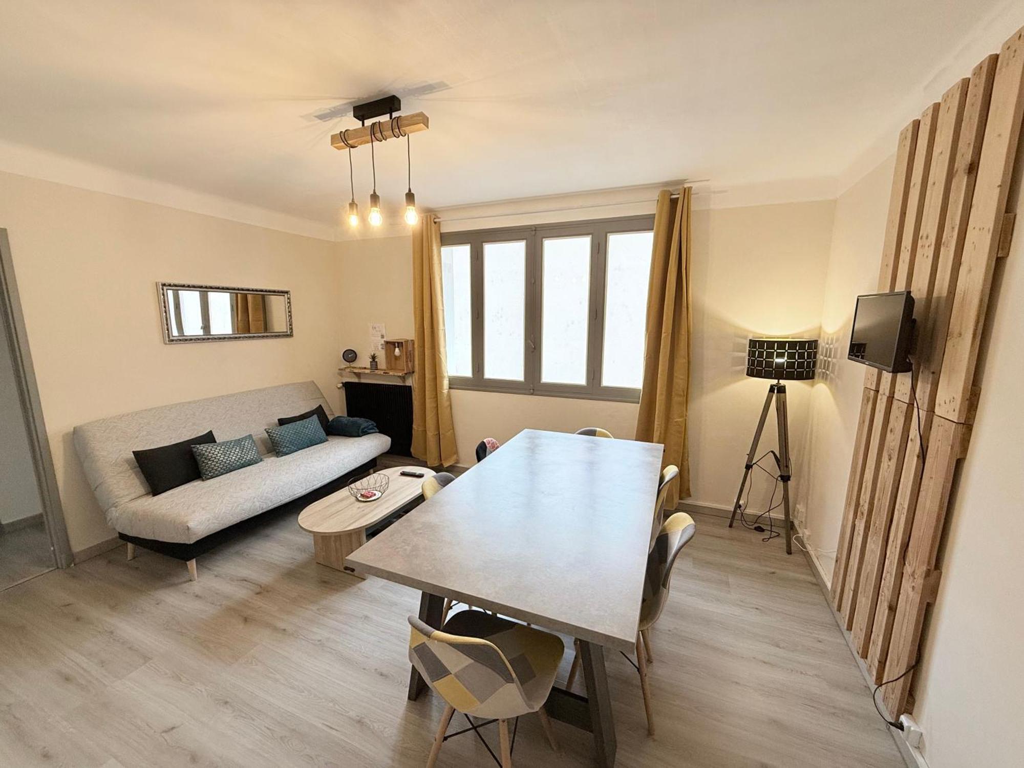 Les Arenes De Nimes - Centre Ville 10 Min Gare -Parking- 2 Chambres Luaran gambar